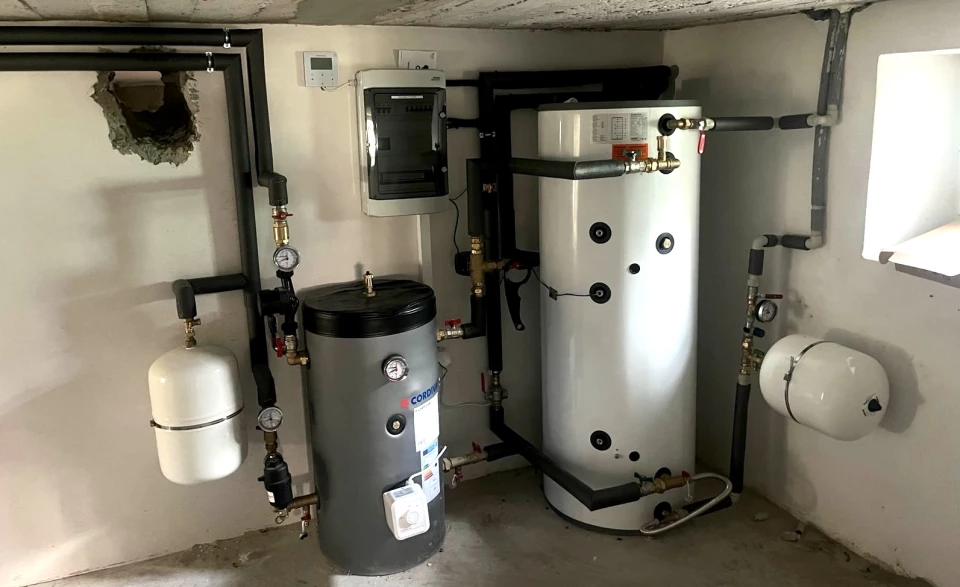 Akumulační nádoba v otopné soustavě rodinného domu